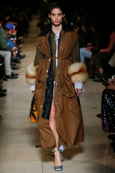 Look 33